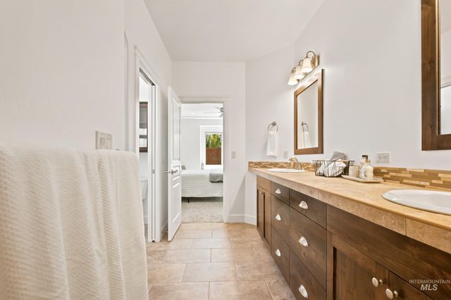 159 E San Pedro St, Meridian, ID 83646