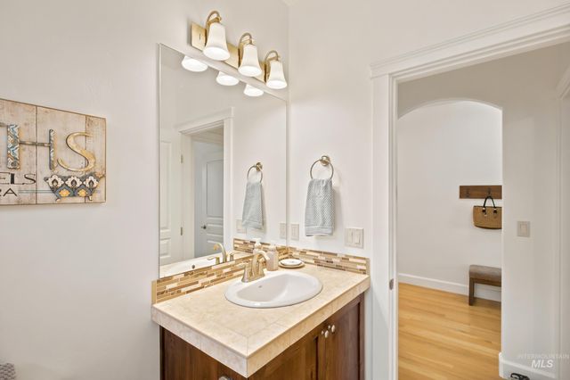159 E San Pedro St, Meridian, ID 83646