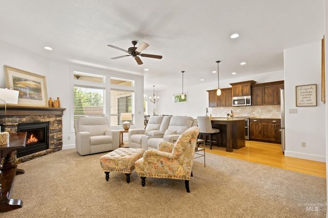 159 E San Pedro St, Meridian, ID 83646