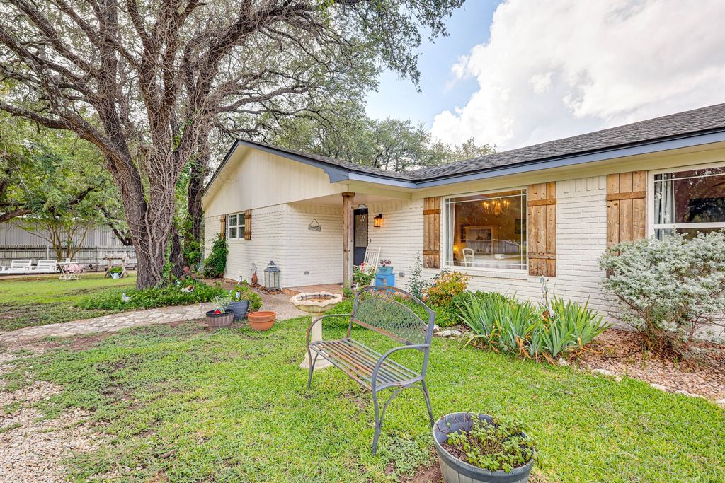 557 Rivercrest Road, Valley Mills, TX 76689