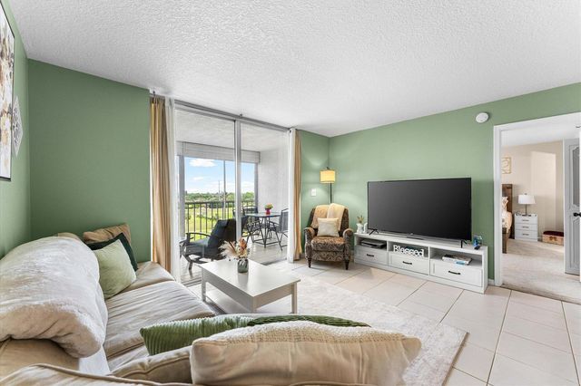 4570 NW 18th Avenue 704, Deerfield Beach, FL 33064