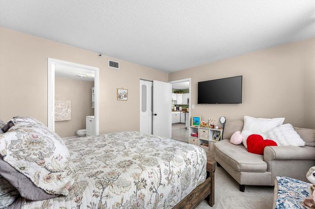 4570 NW 18th Avenue 704, Deerfield Beach, FL 33064