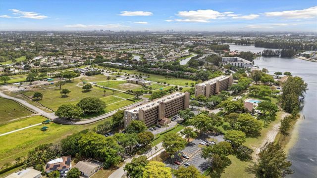 4570 NW 18th Avenue 704, Deerfield Beach, FL 33064