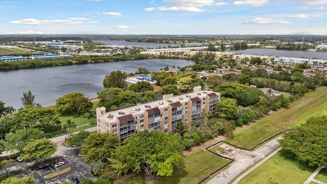 4570 NW 18th Avenue 704, Deerfield Beach, FL 33064