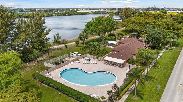 4570 NW 18th Avenue 704, Deerfield Beach, FL 33064