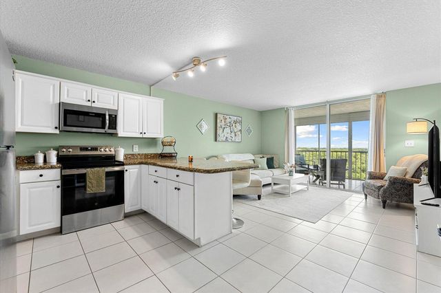 4570 NW 18th Avenue 704, Deerfield Beach, FL 33064