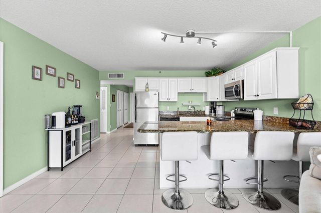 4570 NW 18th Avenue 704, Deerfield Beach, FL 33064