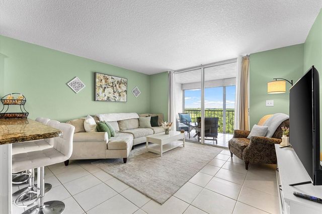 4570 NW 18th Avenue 704, Deerfield Beach, FL 33064