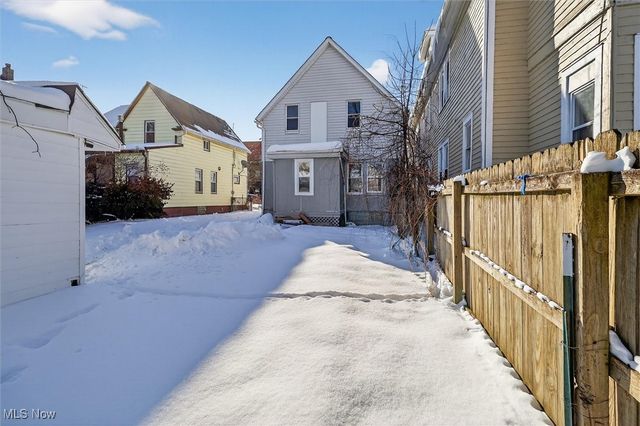 4002 Ardmore Avenue, Cleveland, OH 44109