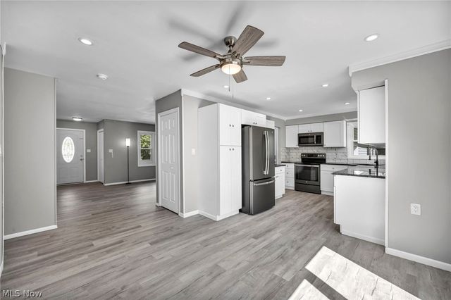 1543 Lindakay Drive, Akron, OH 44312