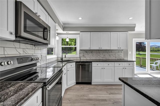 1543 Lindakay Drive, Akron, OH 44312