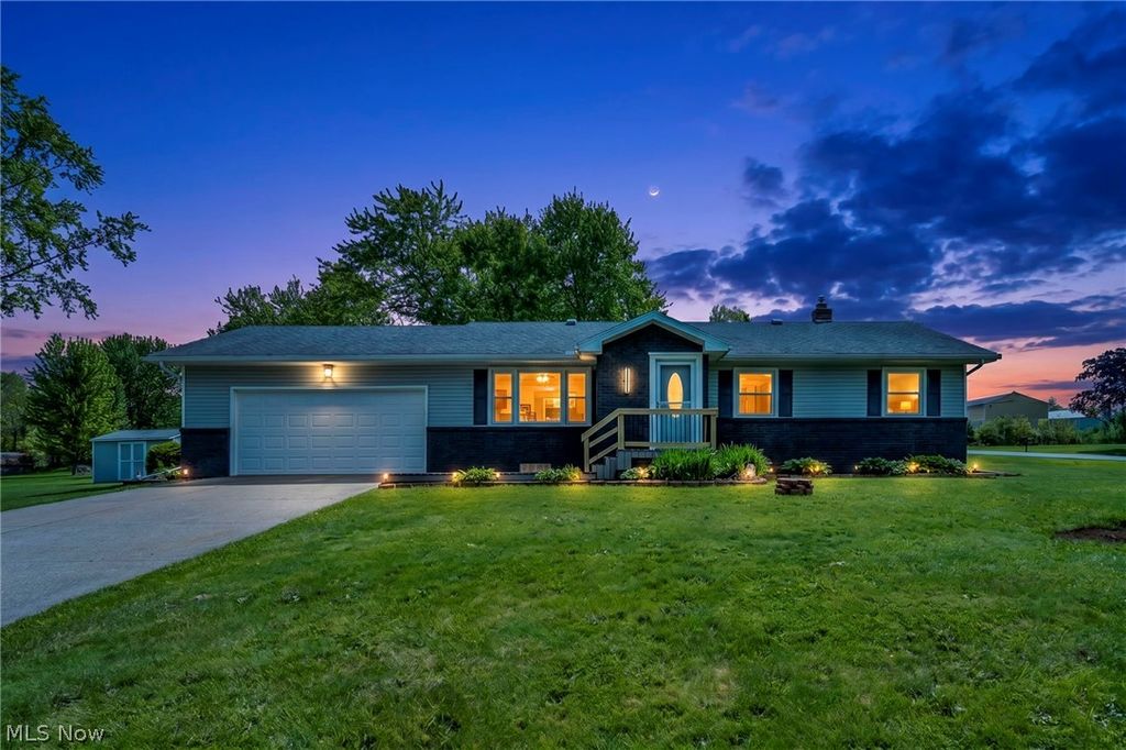 1543 Lindakay Drive, Akron, OH 44312