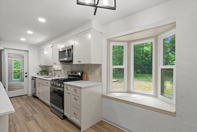5400 Bauers DRIVE, West Bend, WI 53095