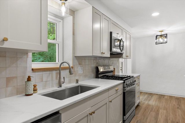 5400 Bauers DRIVE, West Bend, WI 53095