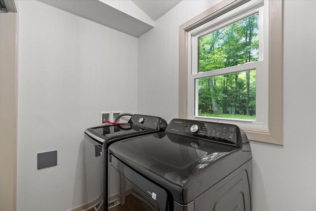 5400 Bauers DRIVE, West Bend, WI 53095