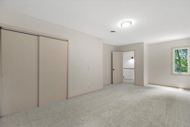 5400 Bauers DRIVE, West Bend, WI 53095