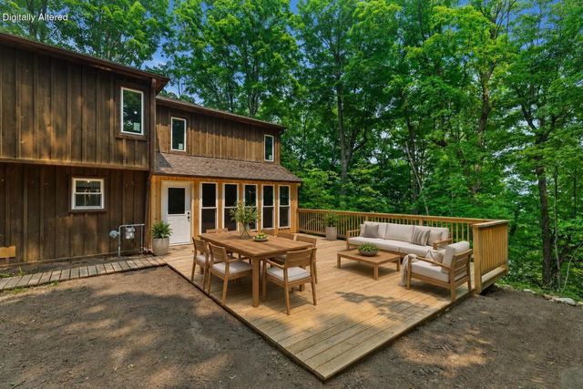 5400 Bauers DRIVE, West Bend, WI 53095