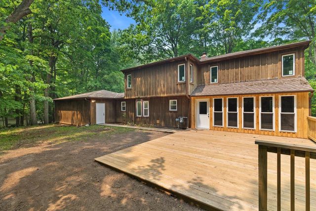 5400 Bauers DRIVE, West Bend, WI 53095