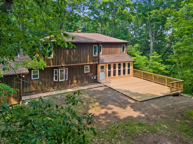 5400 Bauers DRIVE, West Bend, WI 53095
