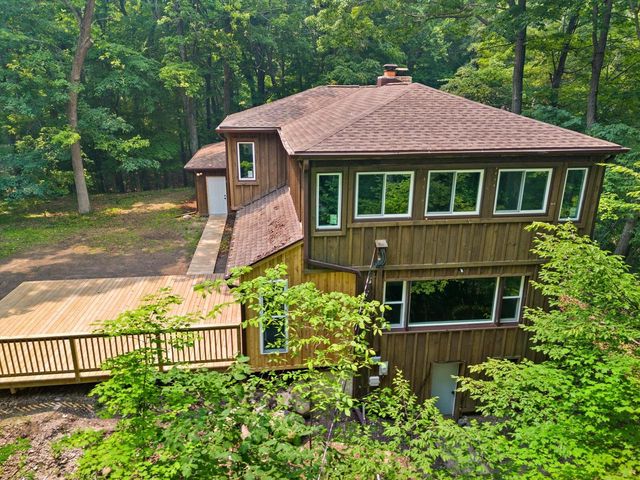 5400 Bauers DRIVE, West Bend, WI 53095