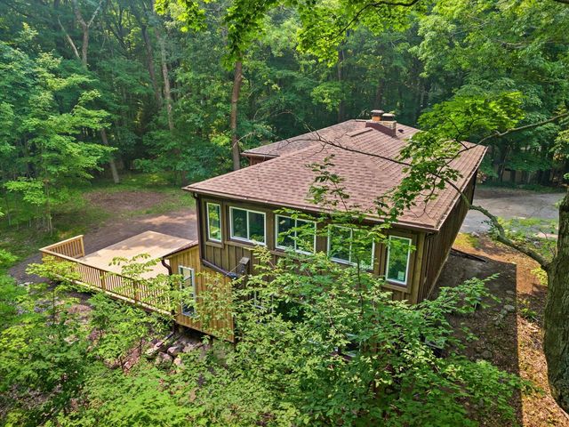 5400 Bauers DRIVE, West Bend, WI 53095