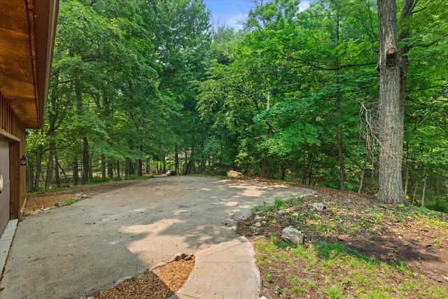 5400 Bauers DRIVE, West Bend, WI 53095