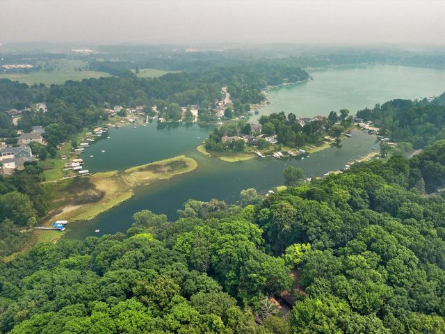 5400 Bauers DRIVE, West Bend, WI 53095