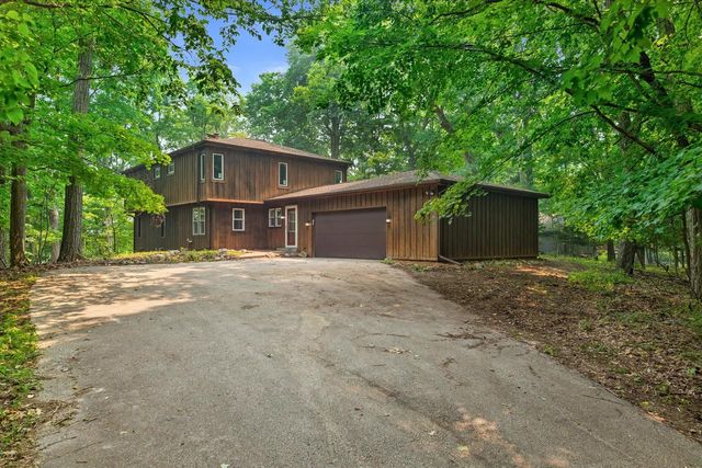5400 Bauers DRIVE, West Bend, WI 53095