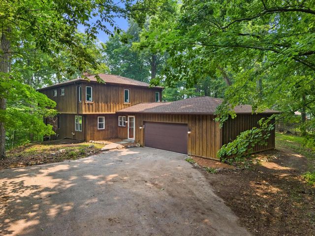 5400 Bauers DRIVE, West Bend, WI 53095