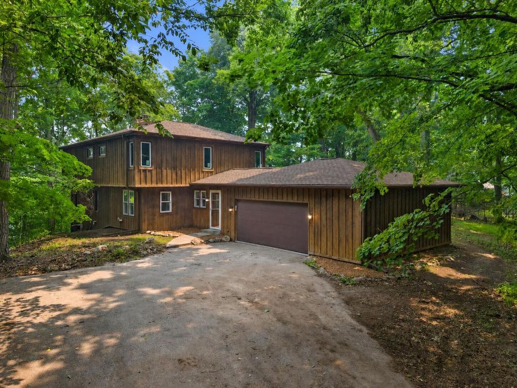 5400 Bauers DRIVE, West Bend, WI 53095