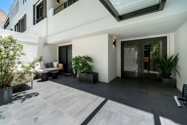 10659 NE Quaybridge Ct C5, Miami, FL 33138