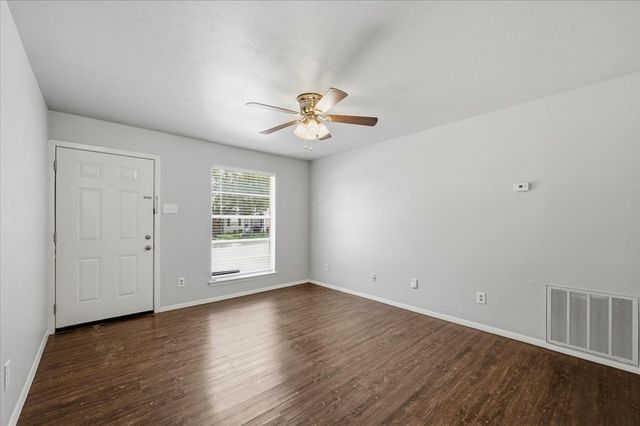 715 Thrush Avenue, Duncanville, TX 75116