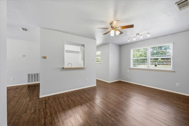 715 Thrush Avenue, Duncanville, TX 75116