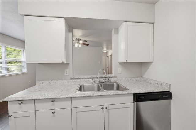 715 Thrush Avenue, Duncanville, TX 75116