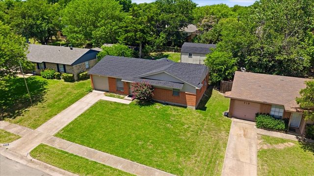 715 Thrush Avenue, Duncanville, TX 75116
