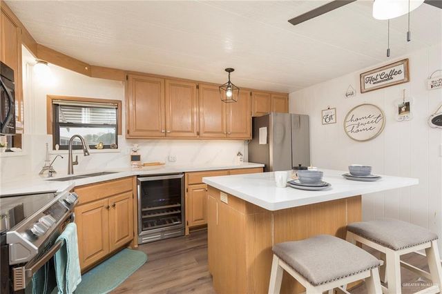 335 Queen Palm Street, Alamo, TX 78516