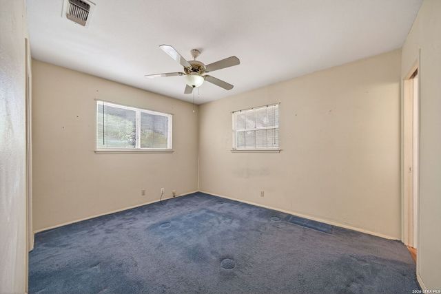 5827 Castle Brook Dr, San Antonio, TX 78218