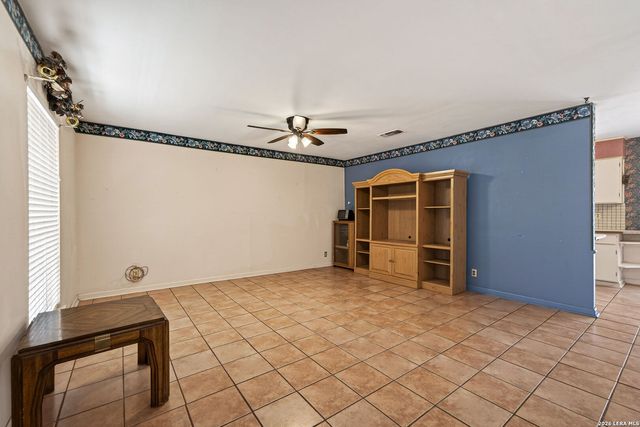 5827 Castle Brook Dr, San Antonio, TX 78218