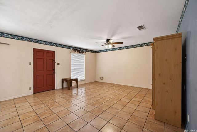 5827 Castle Brook Dr, San Antonio, TX 78218