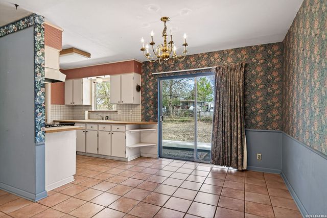 5827 Castle Brook Dr, San Antonio, TX 78218