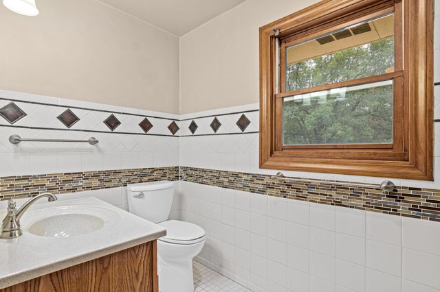 51 Luella Street S, Saint Paul, MN 55119