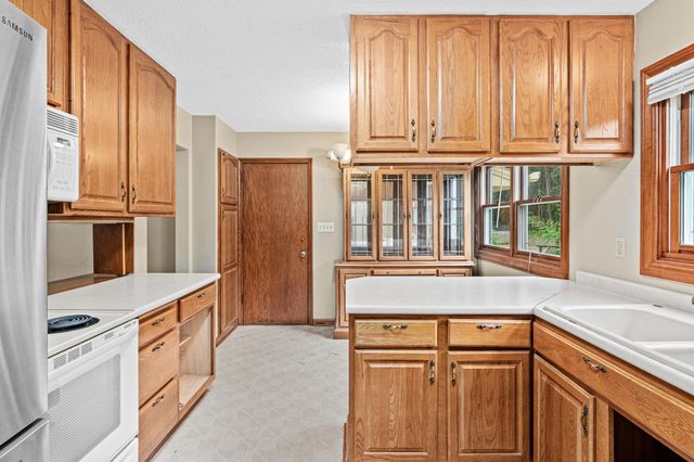 51 Luella Street S, Saint Paul, MN 55119