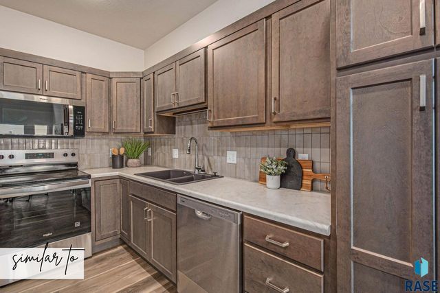 2525 E Cama Pl, Sioux Falls, SD 57108