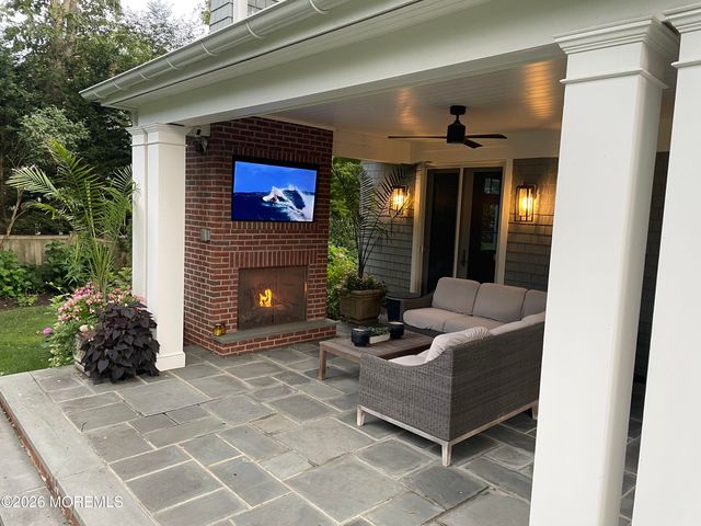 5 Red Oak Drive, Spring Lake, NJ 07762