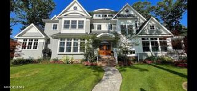 5 Red Oak Drive, Spring Lake, NJ 07762