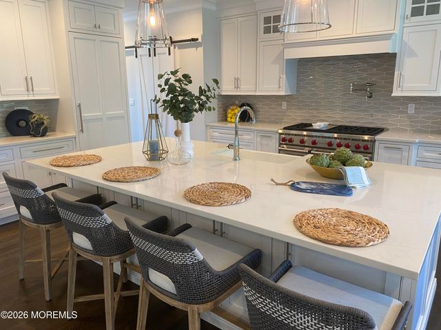 5 Red Oak Drive, Spring Lake, NJ 07762