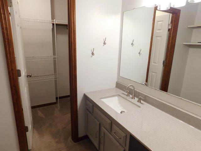 4293 Oakmede Lane 46C, White Bear Lake, MN 55110