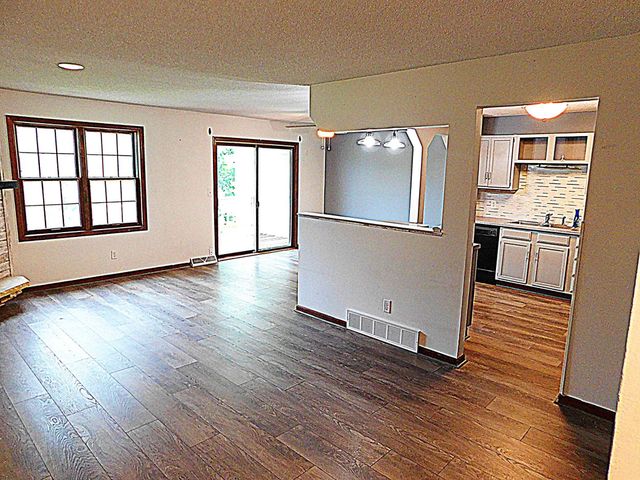4293 Oakmede Lane 46C, White Bear Lake, MN 55110
