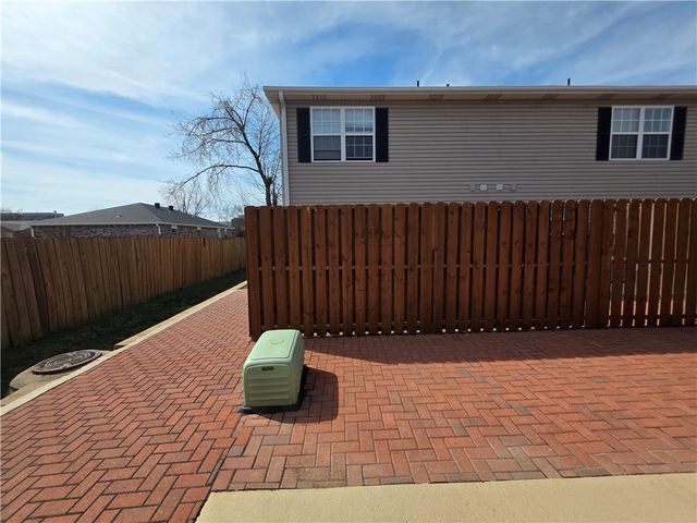 2400 SE Jayel Terrace 4, Bentonville, AR 72712