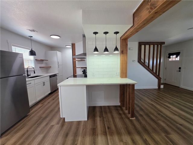 2400 SE Jayel Terrace 4, Bentonville, AR 72712